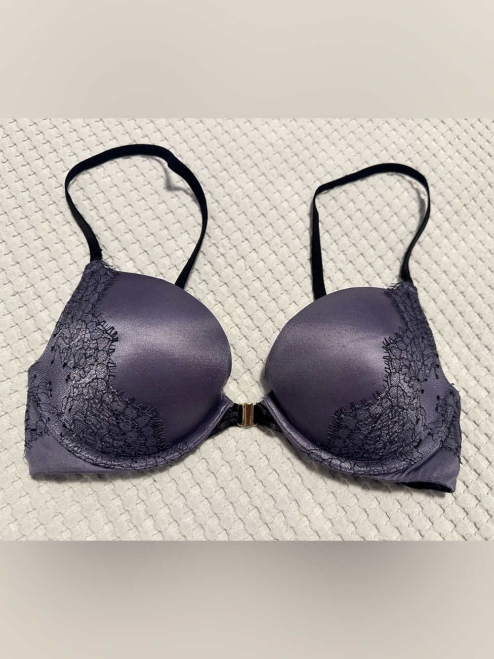 Victoria's Secret Bra 32C Very Sexy Push-up Purple Lace Front
Close